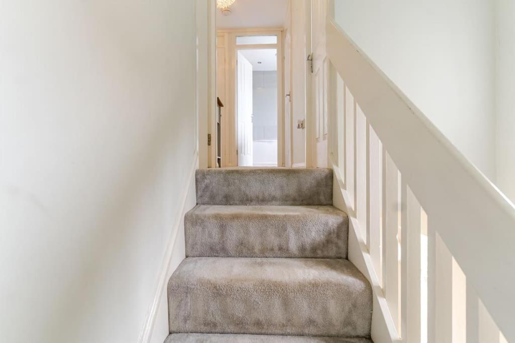 Apartment A&s Properties, No Guest Fees, Bank Transfe Deposit Available Wolverhampton