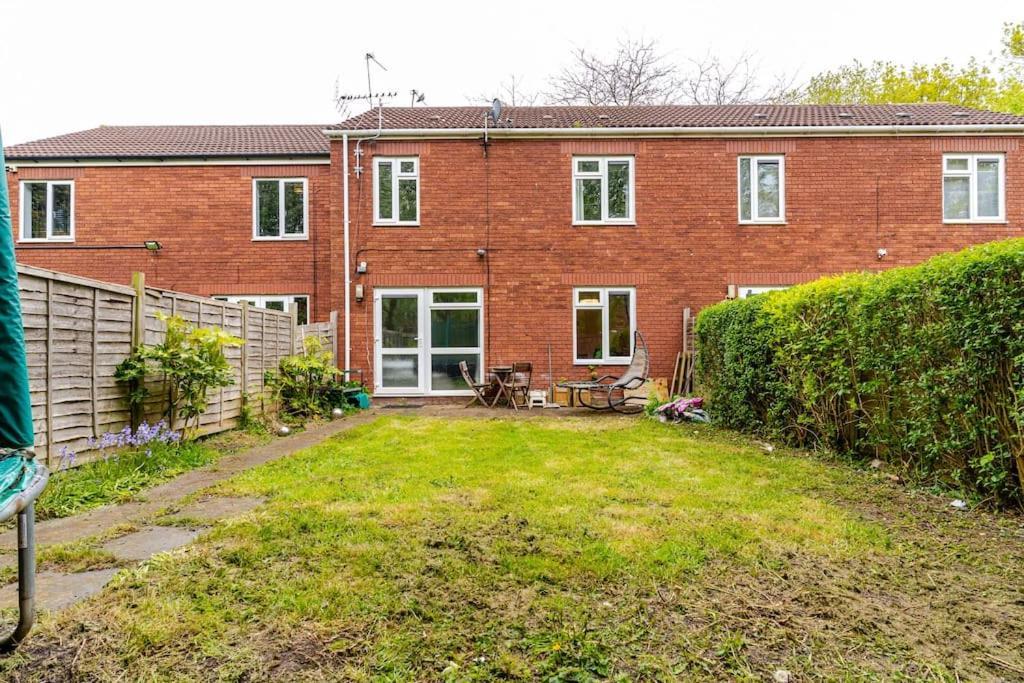 A&s Properties, No Guest Fees, Bank Transfe Deposit Available Apartment *
