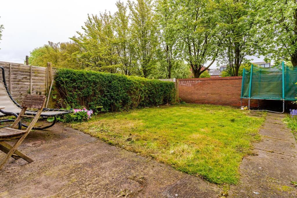 Apartment A&s Properties, No Guest Fees, Bank Transfe Deposit Available Wolverhampton